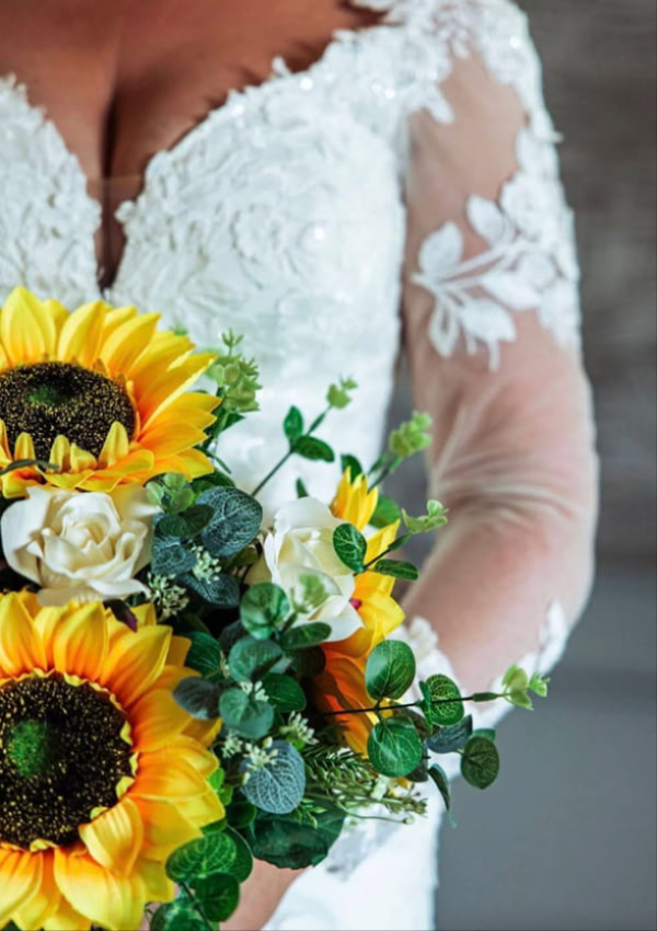 Flowers being made up by the Thistle Du team
